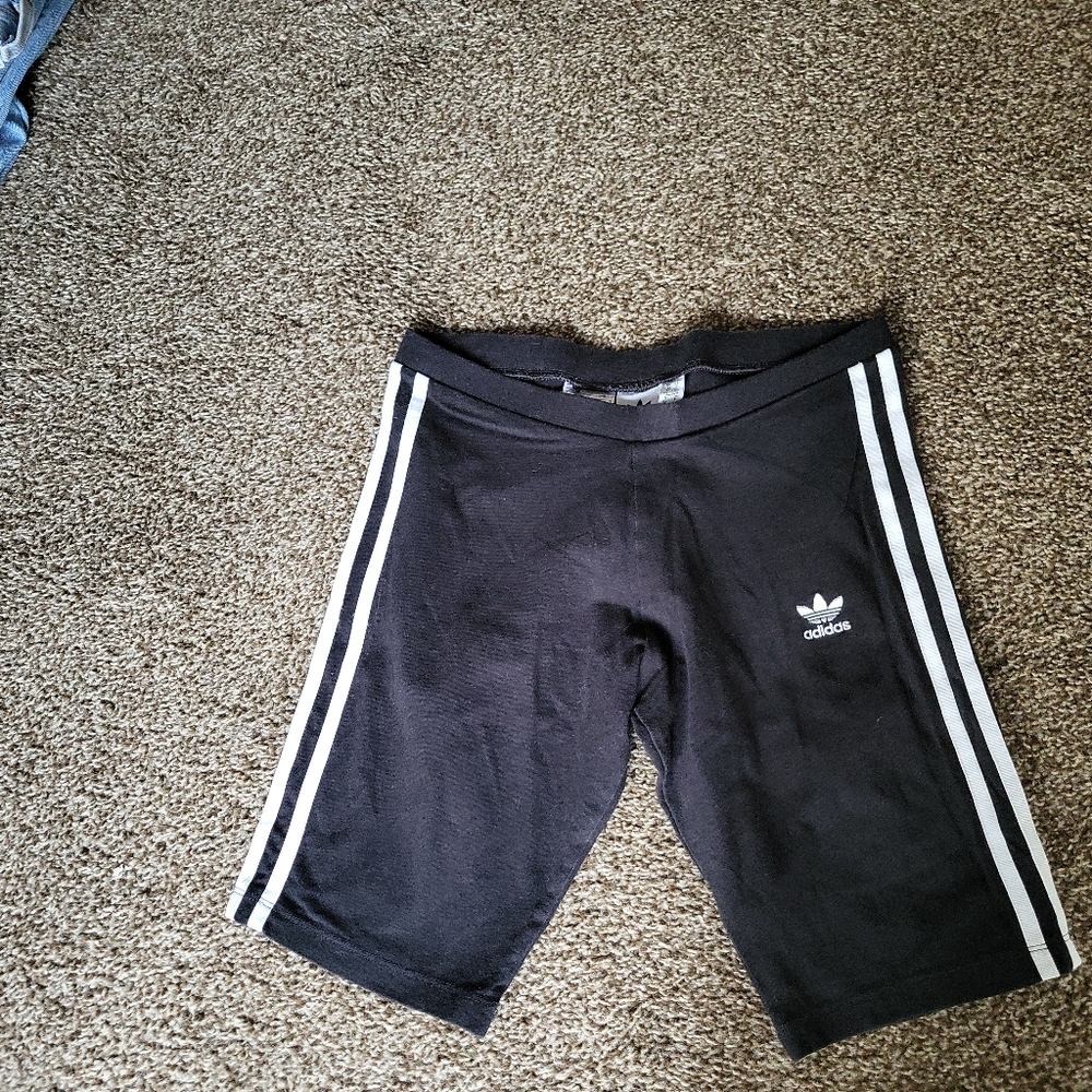 Adidas small biker short S